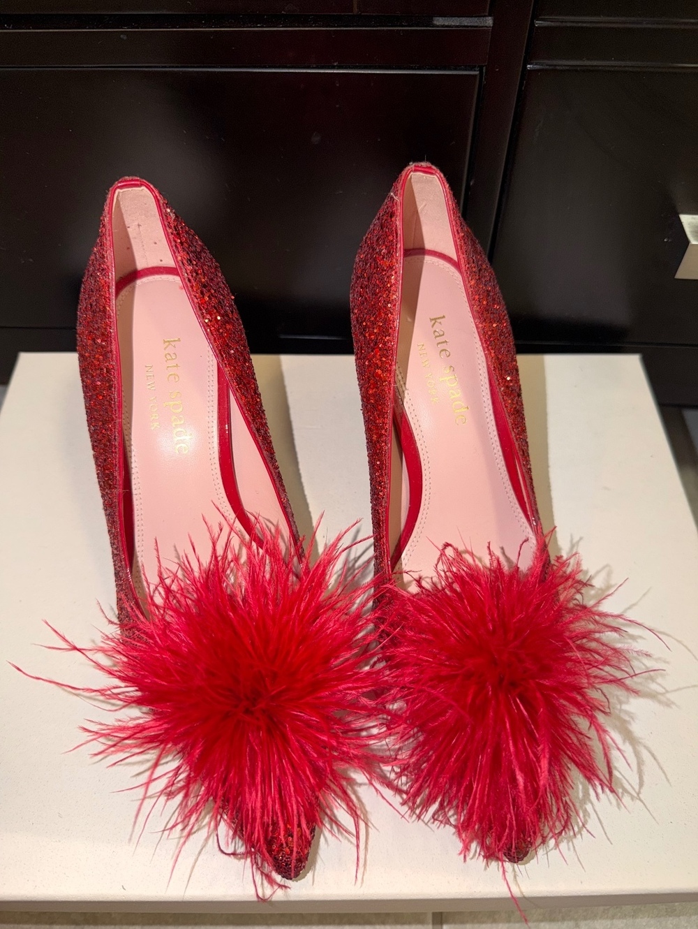 Kate Spade New York Red Glitter Feather Pom Pom Pumps Heels Size 7